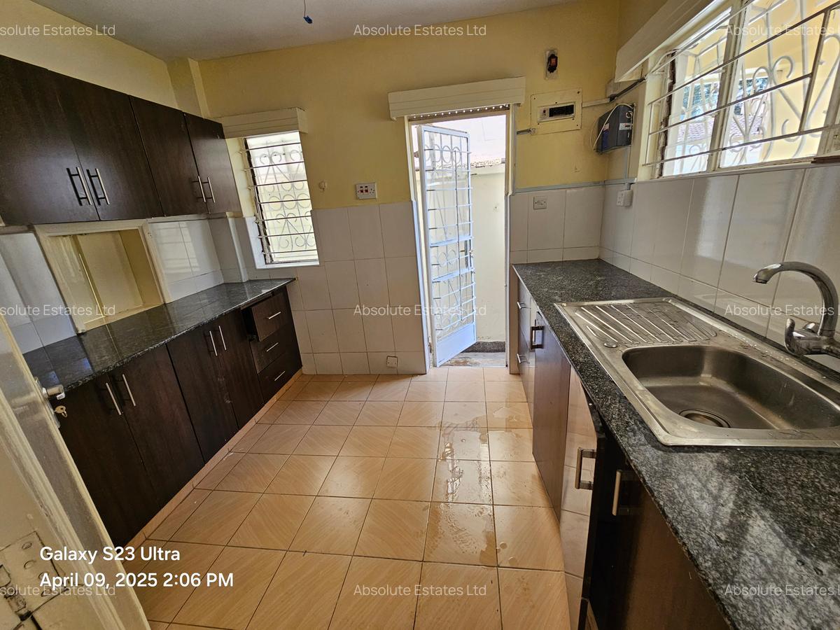 4 Bed House with En Suite in Kileleshwa - 11