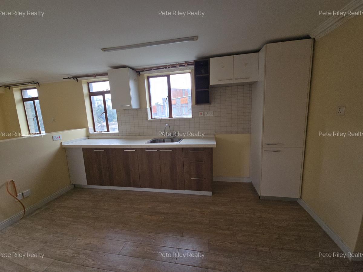 Studio Apartment with Swimming Pool at Ole Dume Rd - 2