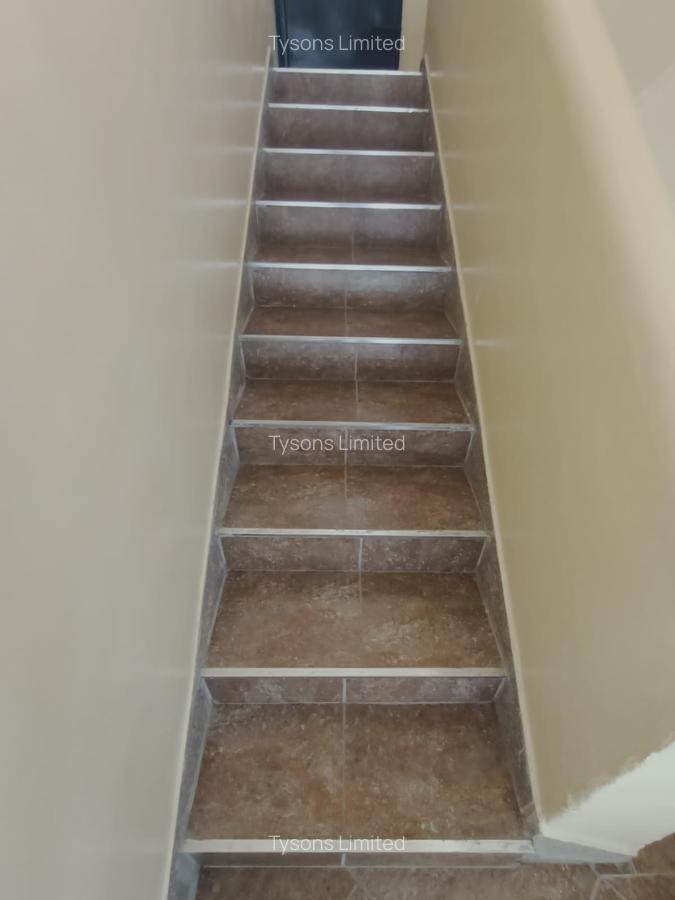 1,011 m² Commercial Property with Balcony at Off Makadara Road - 5