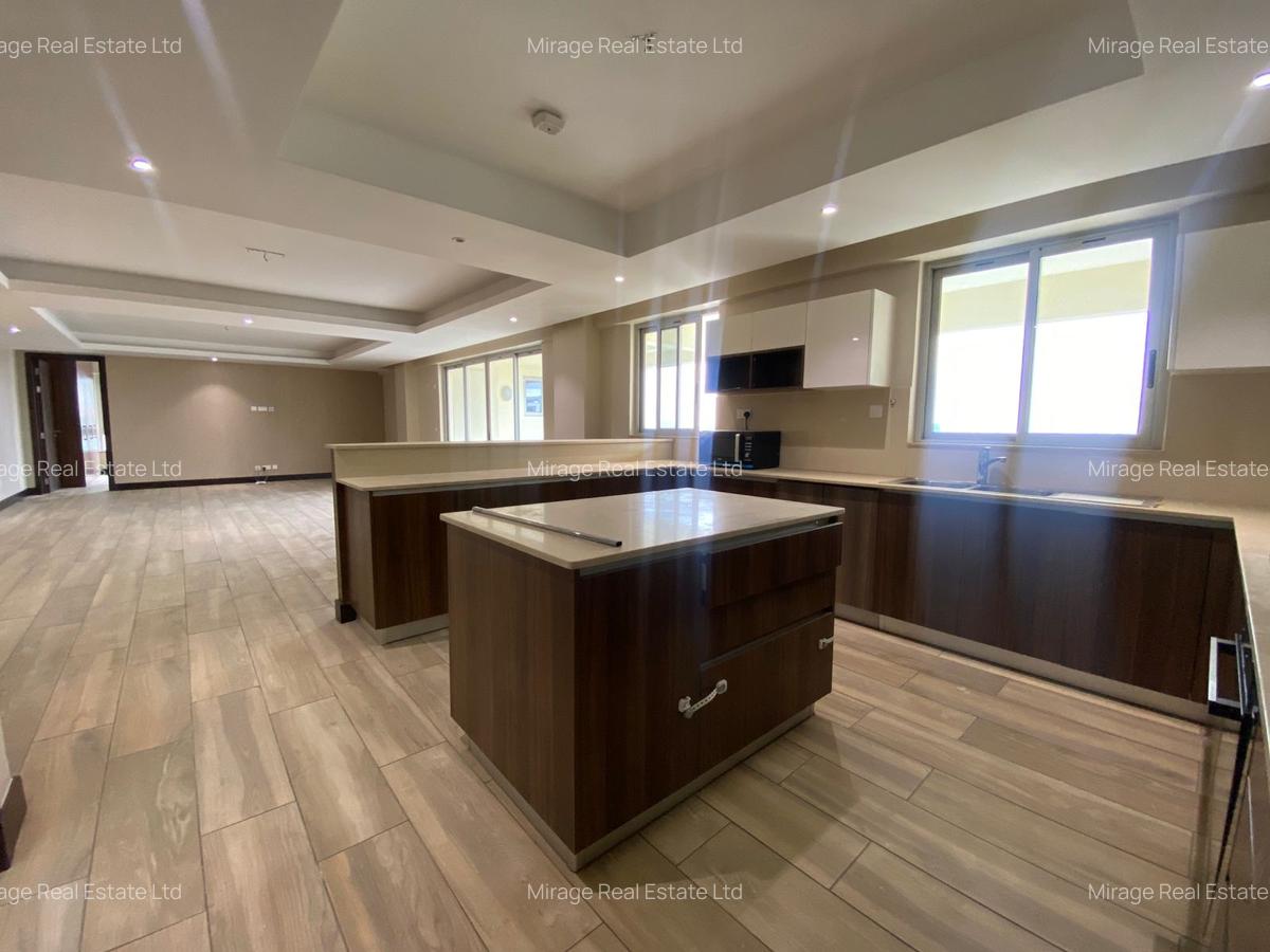 3 Bed Apartment with En Suite in Parklands - 1