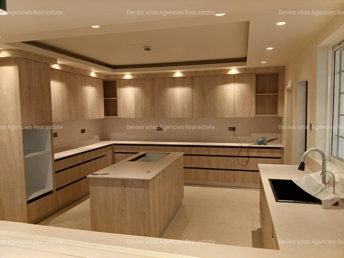 4 Bed Townhouse with En Suite at Westlands - 7