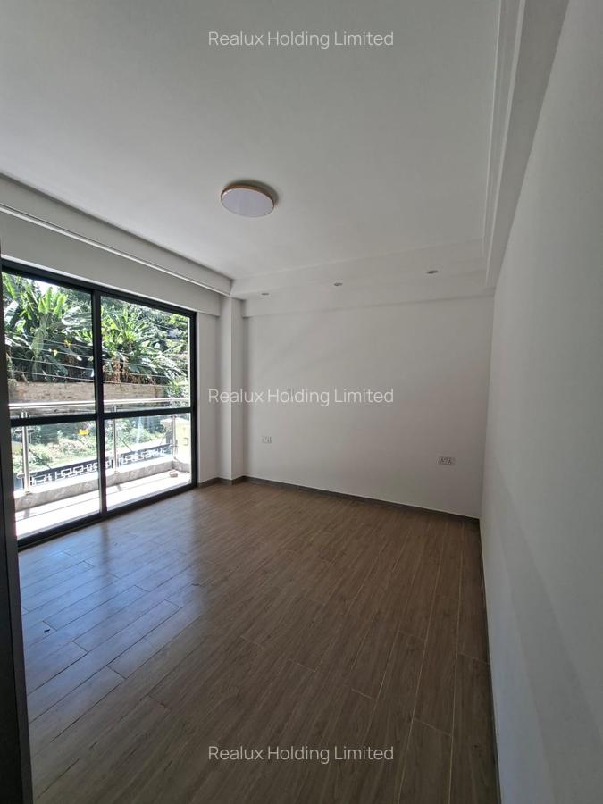 2 Bed Apartment with En Suite in Riverside - 16