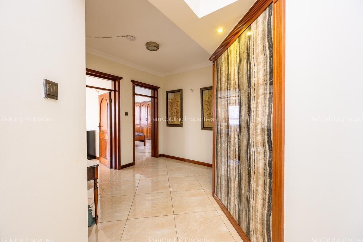 4 Bed Apartment with En Suite in Kizingo - 9