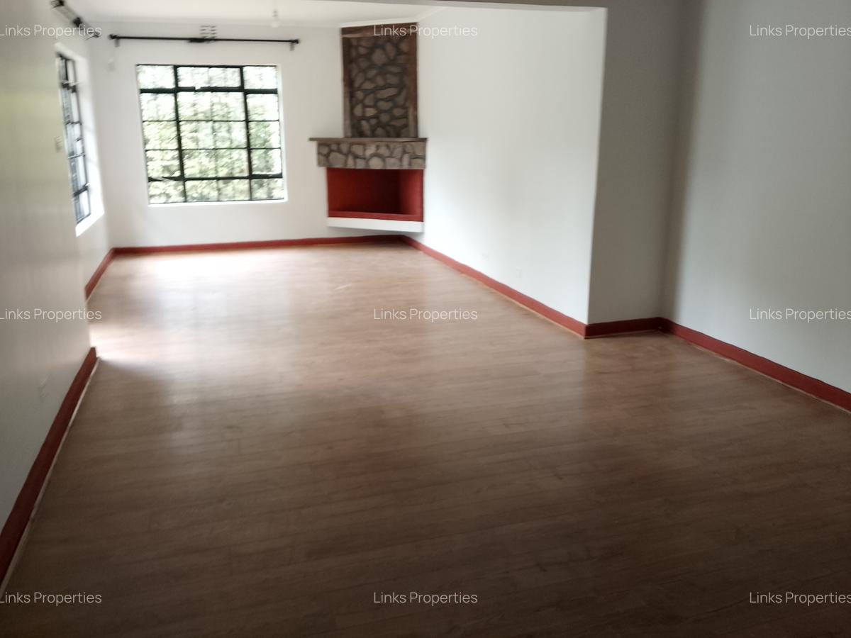 3 Bed House with En Suite at Karen Road - 16