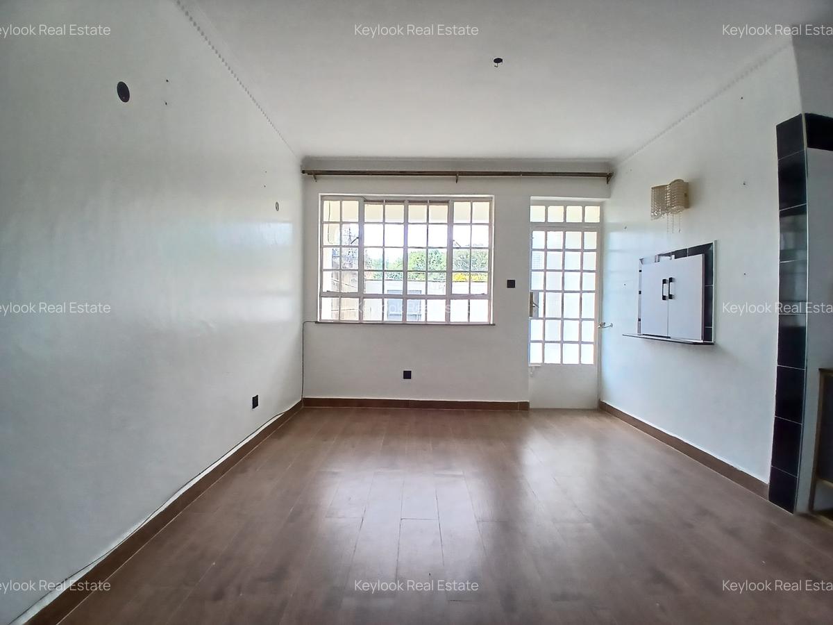4 Bed Townhouse with En Suite at Lavington - 18