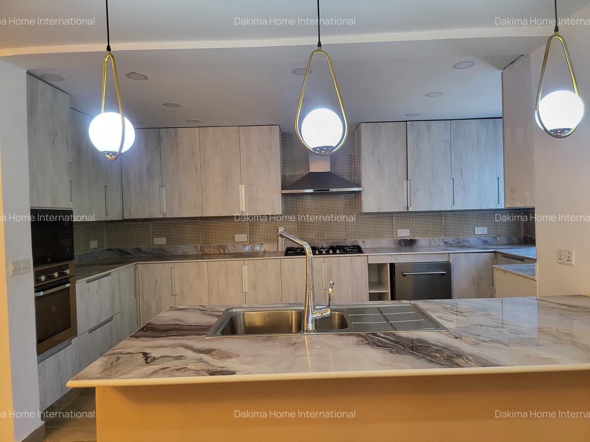 5 Bed House with En Suite in Runda - 6