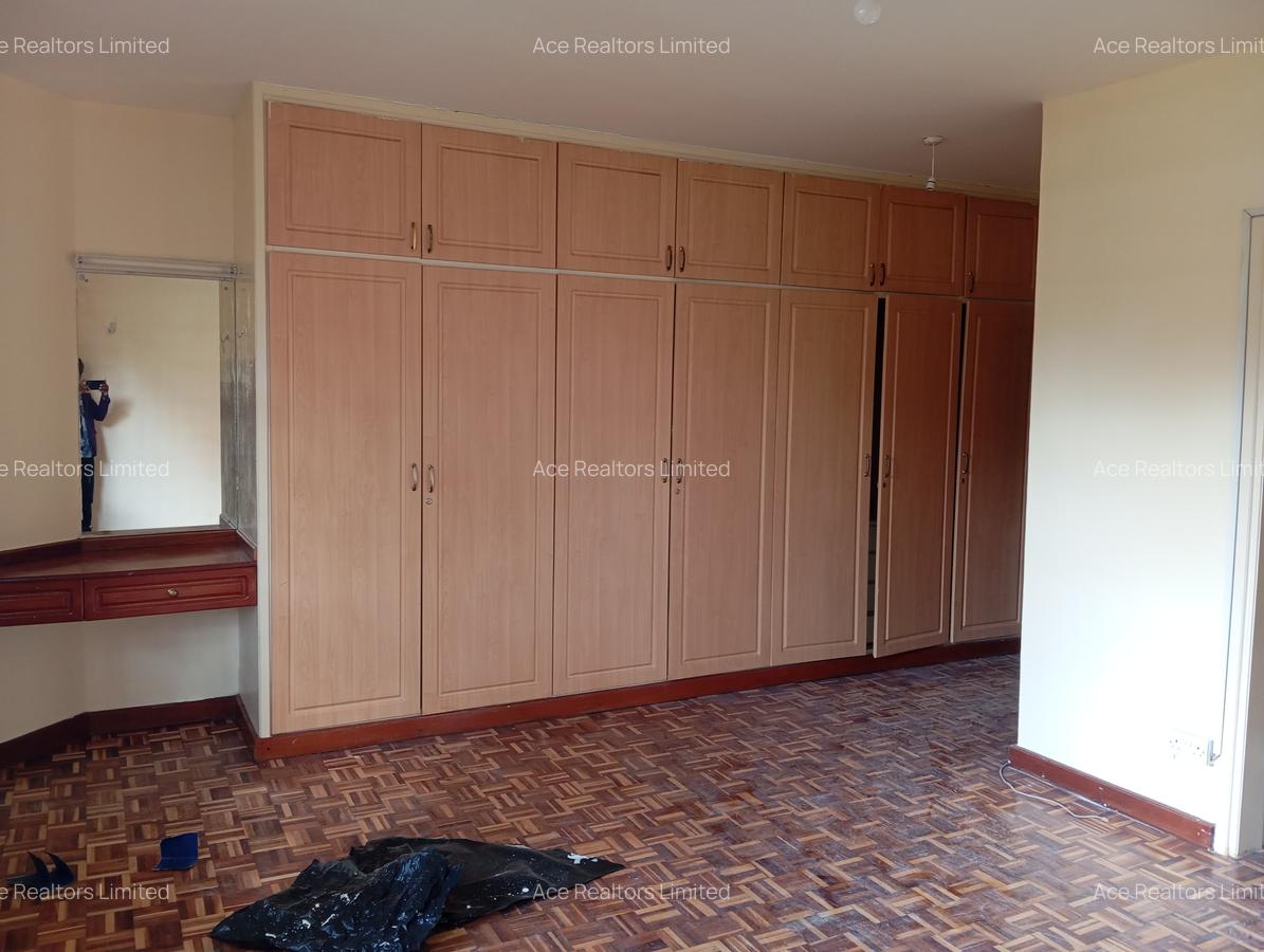 3 Bed Apartment with En Suite at Kaptei Garden - 7