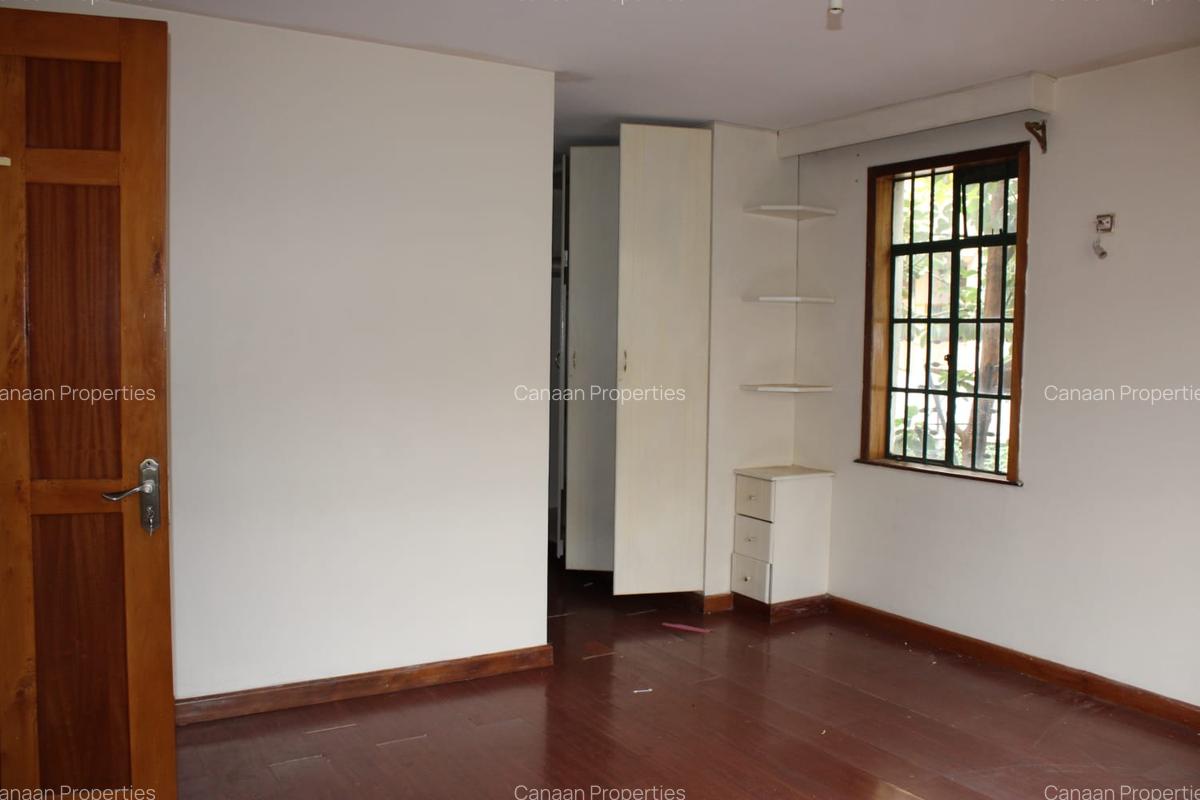3 Bed Apartment with Borehole in Kileleshwa - 3
