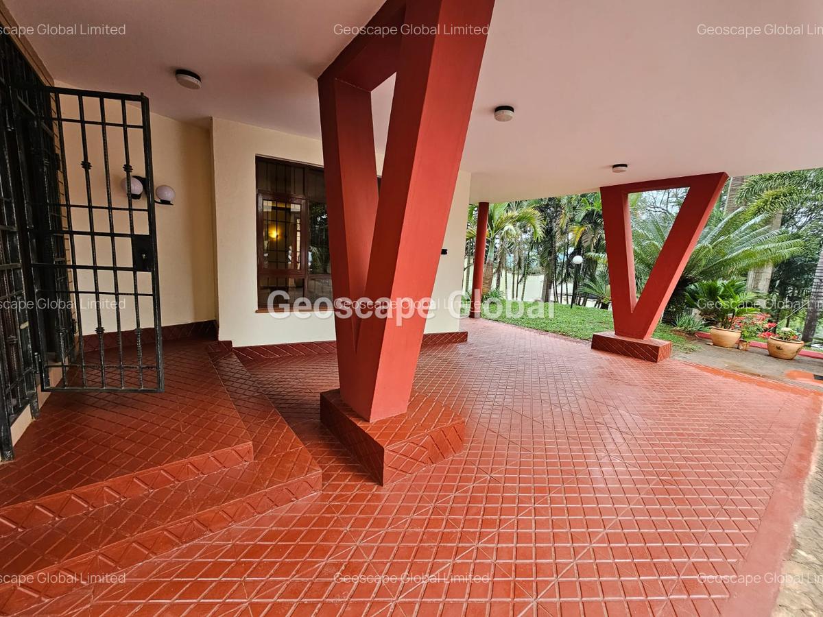 4 Bed House with En Suite in Spring Valley - 6