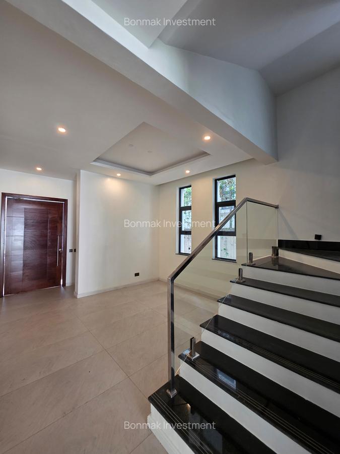 5 Bed Townhouse with En Suite at Lavington Green - 8