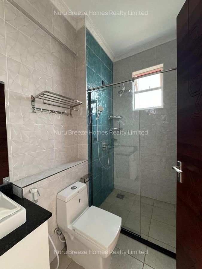 4 Bed Apartment with En Suite in General Mathenge - 6