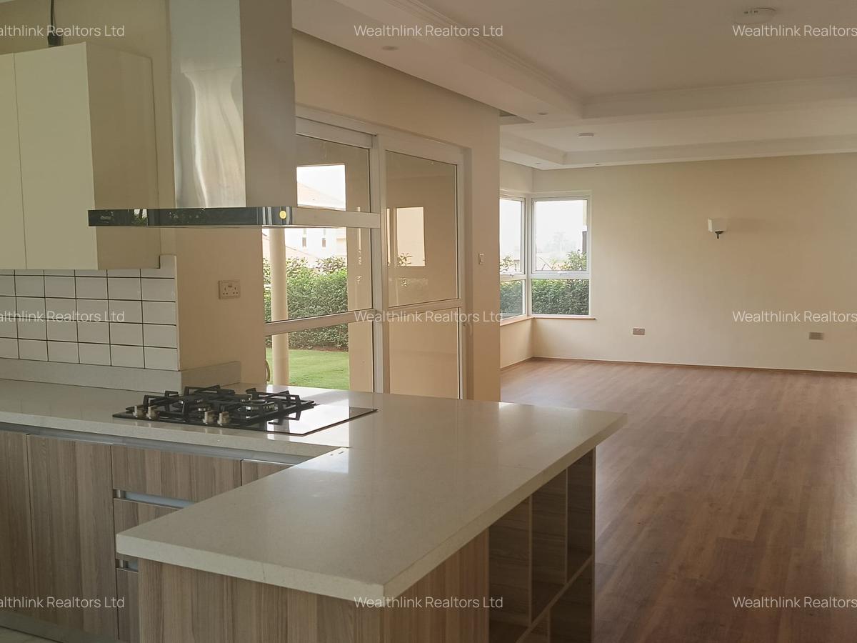 4 Bed Townhouse with En Suite at Iguta Paradise - 4