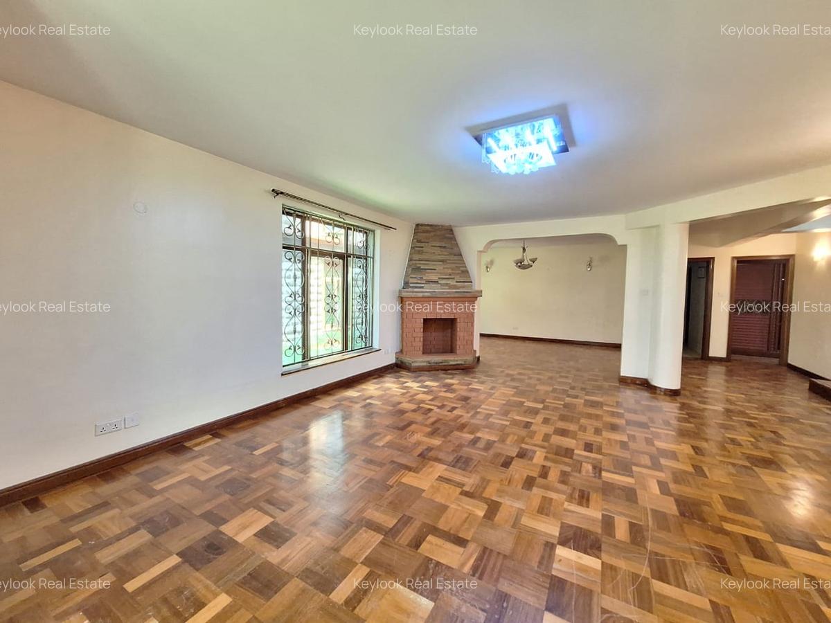 5 Bed Townhouse with En Suite at Lavington - 9