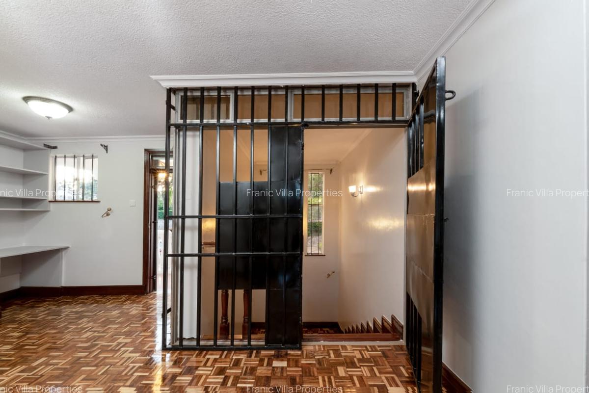 4 Bed House with En Suite at Runda - 10