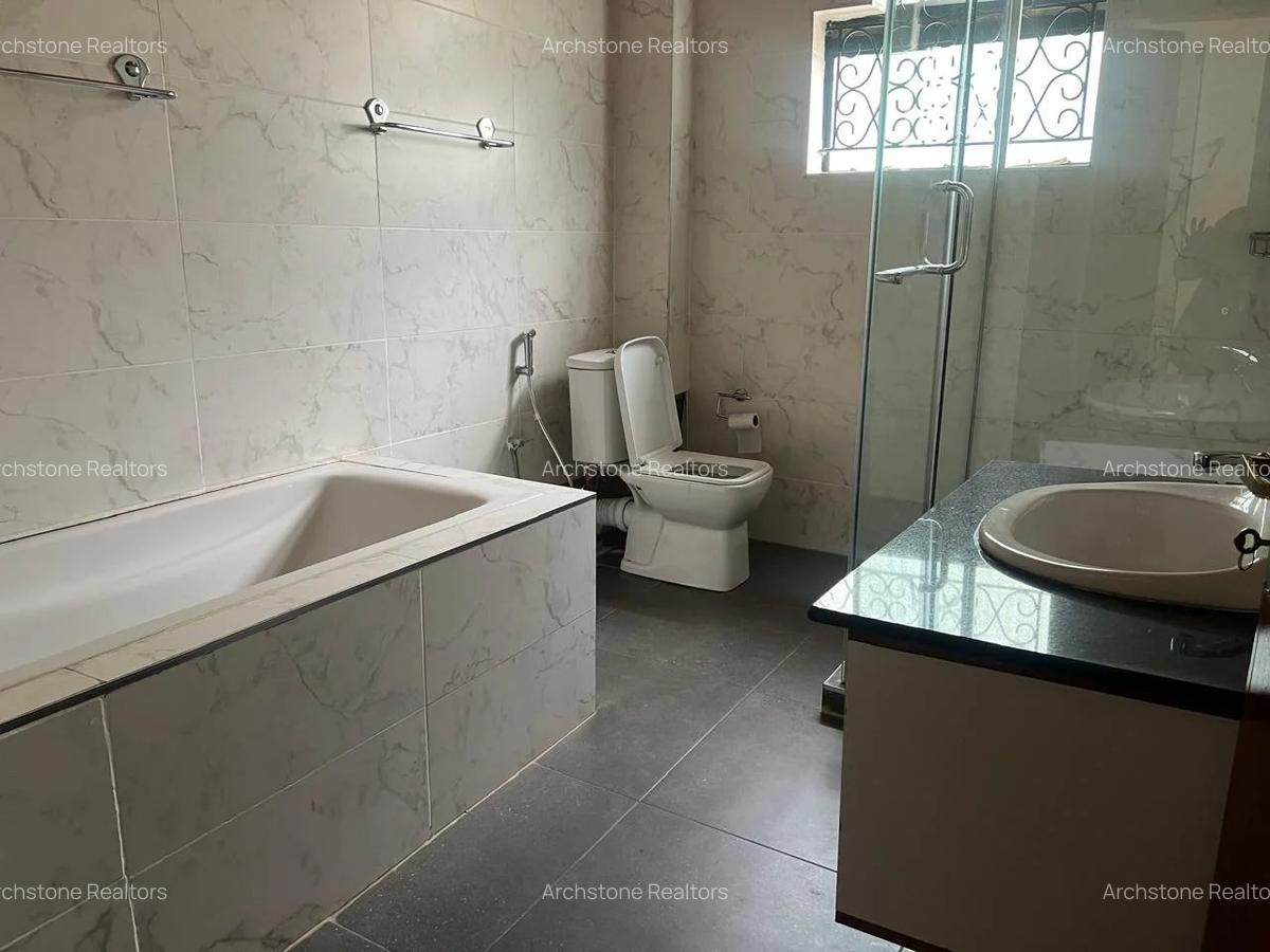 5 Bed House with En Suite in Nyari - 7