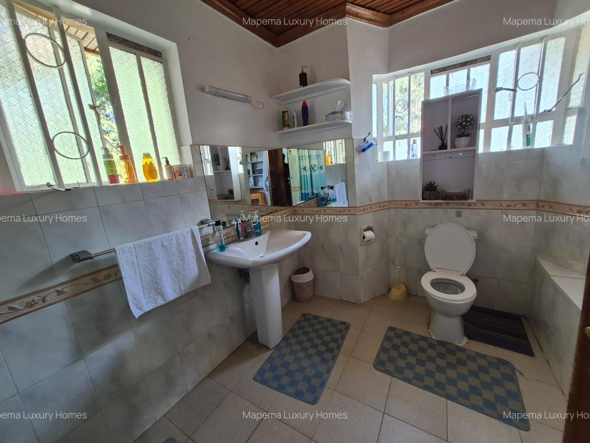 5 Bed House with En Suite at Hardy Area - 9