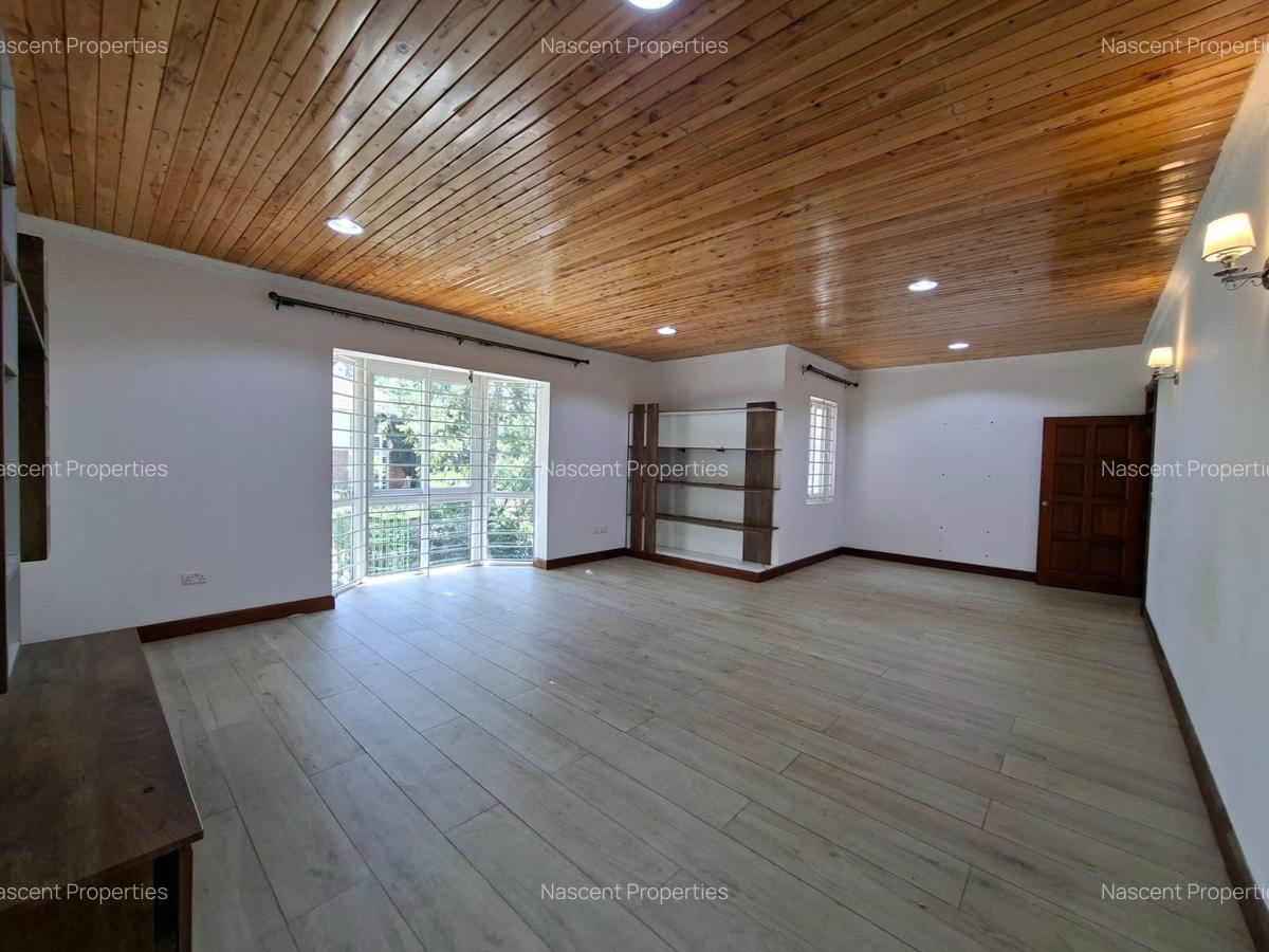 5 Bed House with En Suite in Rosslyn - 20