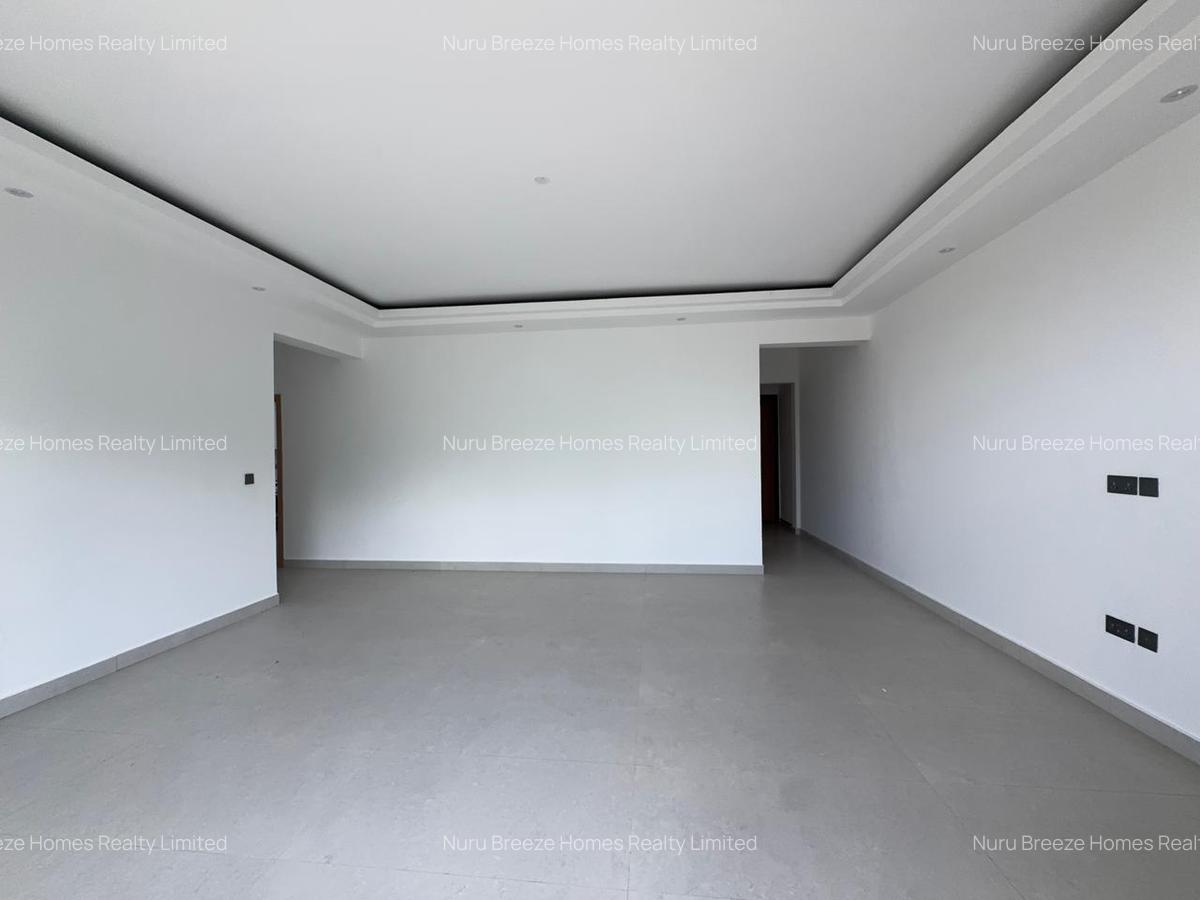 3 Bed Apartment with En Suite in Brookside - 4