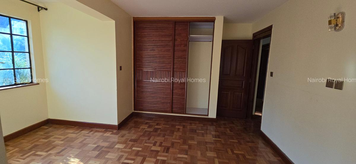 5 Bed Townhouse with En Suite at Lavington Green - 20
