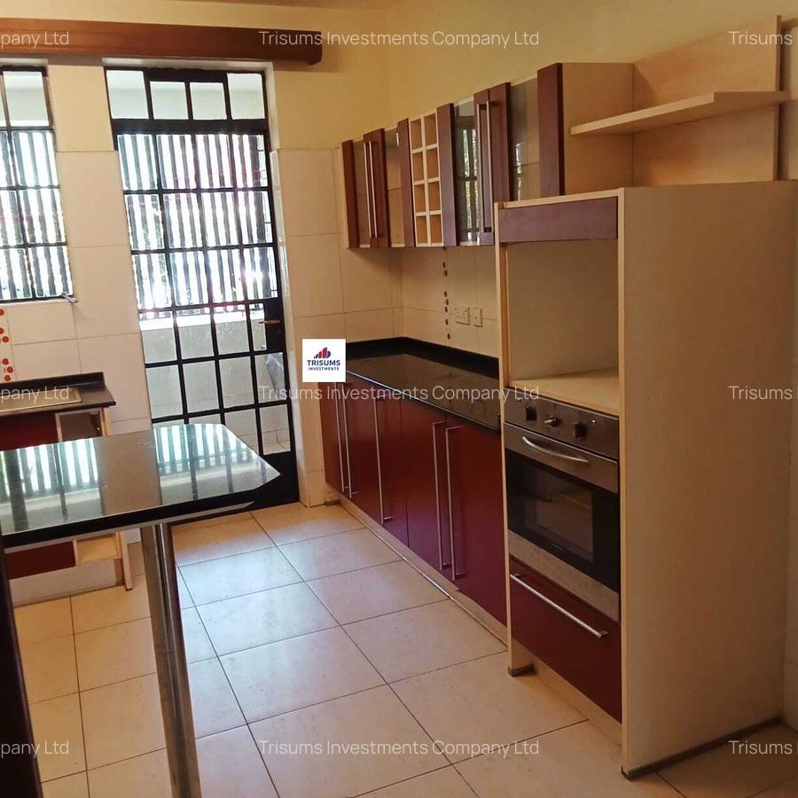 4 Bed Apartment with En Suite in Rhapta Road - 5