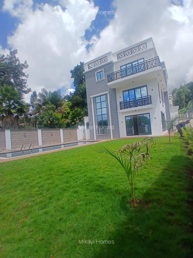 5 Bed Villa with En Suite in Lavington - 1
