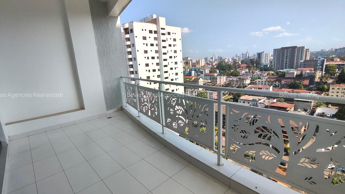 3 Bed Apartment with En Suite at Parklands - 7