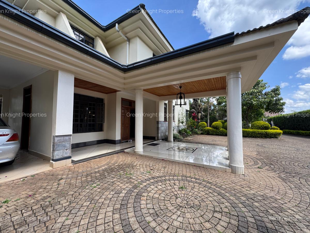 6 Bed House with En Suite in Runda - 2