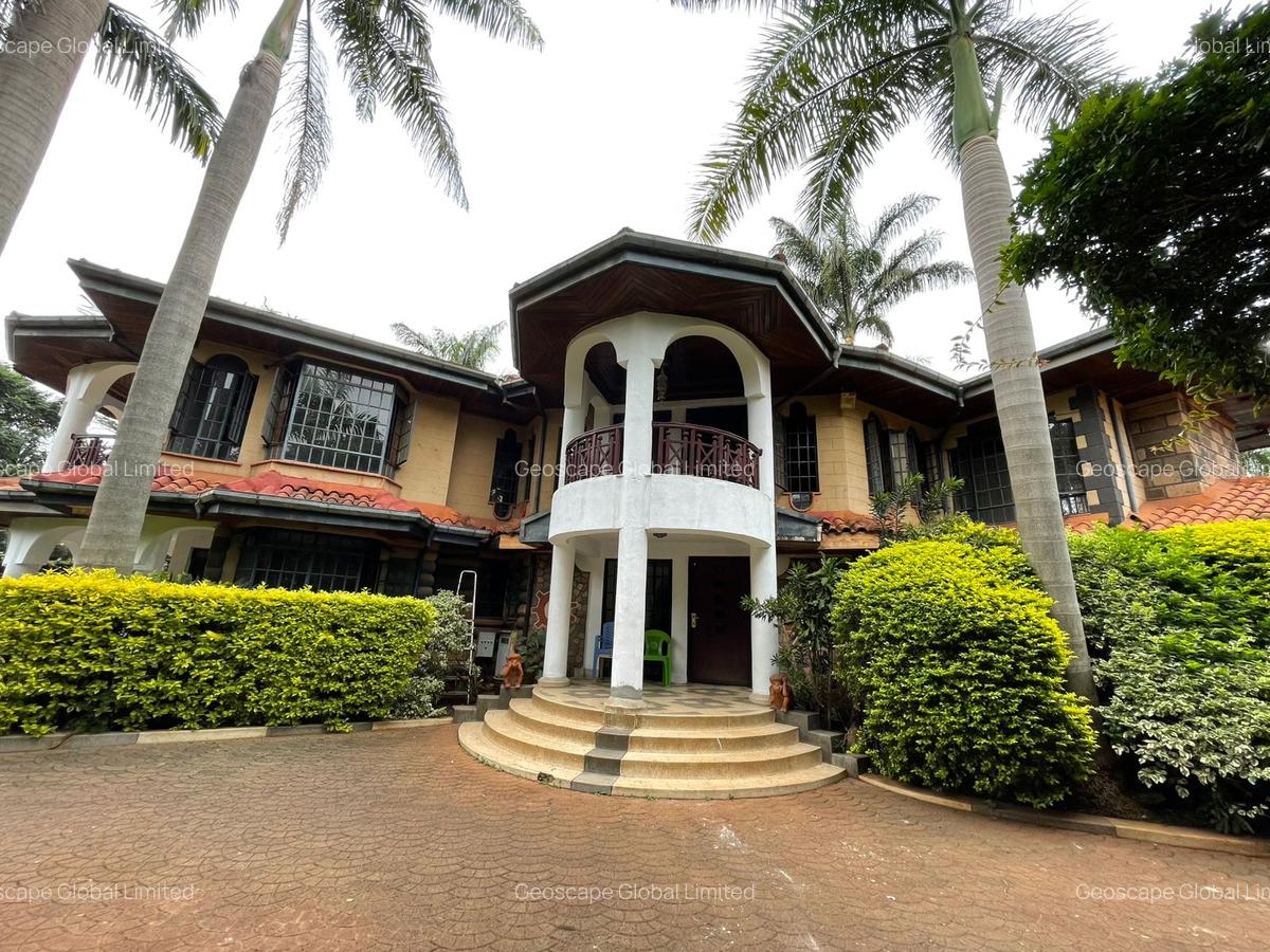 5 Bed House with En Suite in Runda - 2
