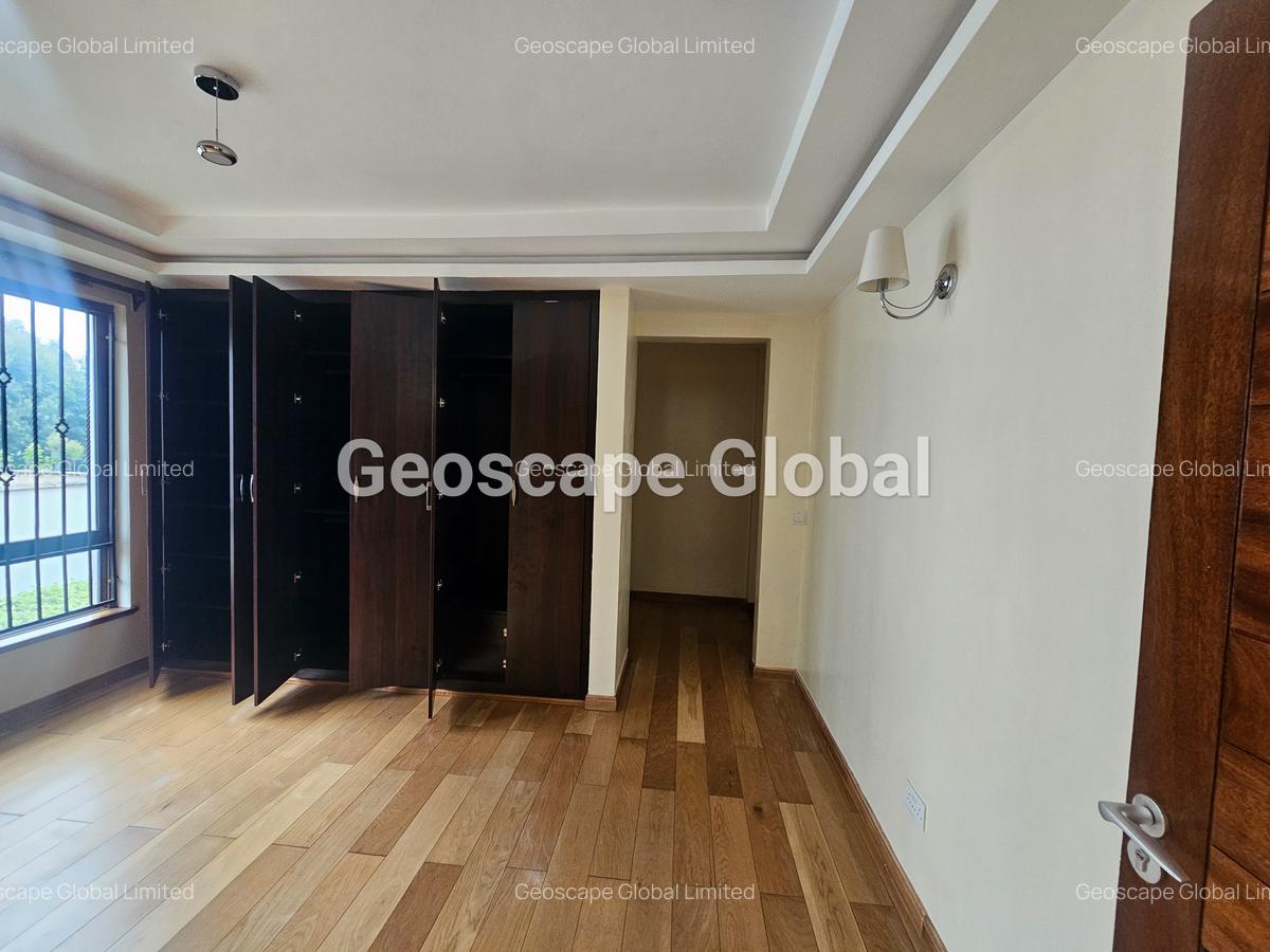 5 Bed Townhouse with En Suite in Lavington - 9