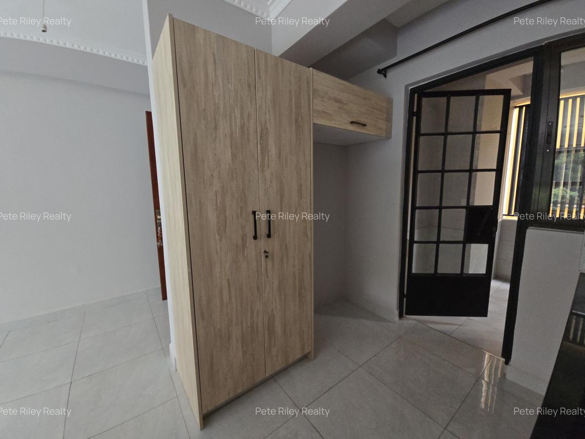 2 Bed Apartment with En Suite at School Lane - 4