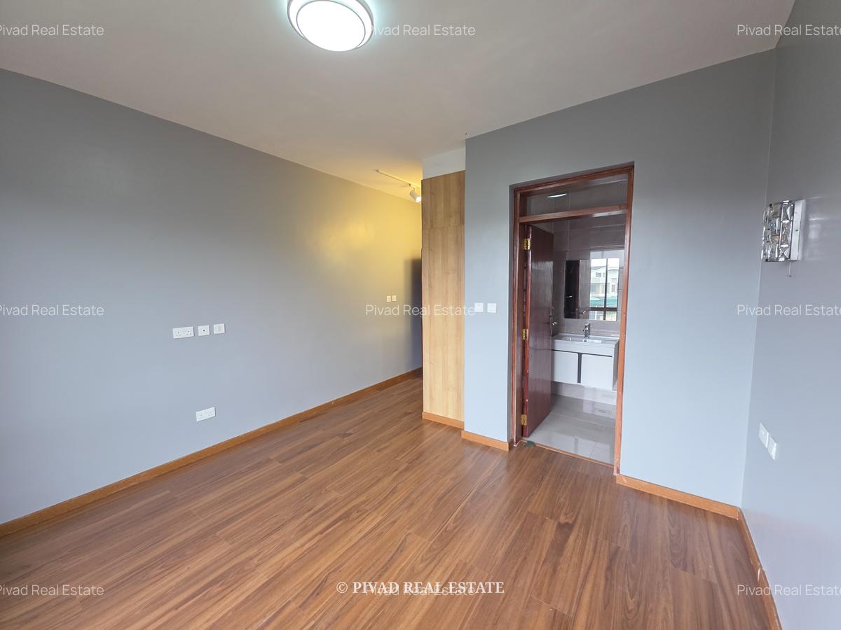 4 Bed Townhouse with Swimming Pool in Runda - 13
