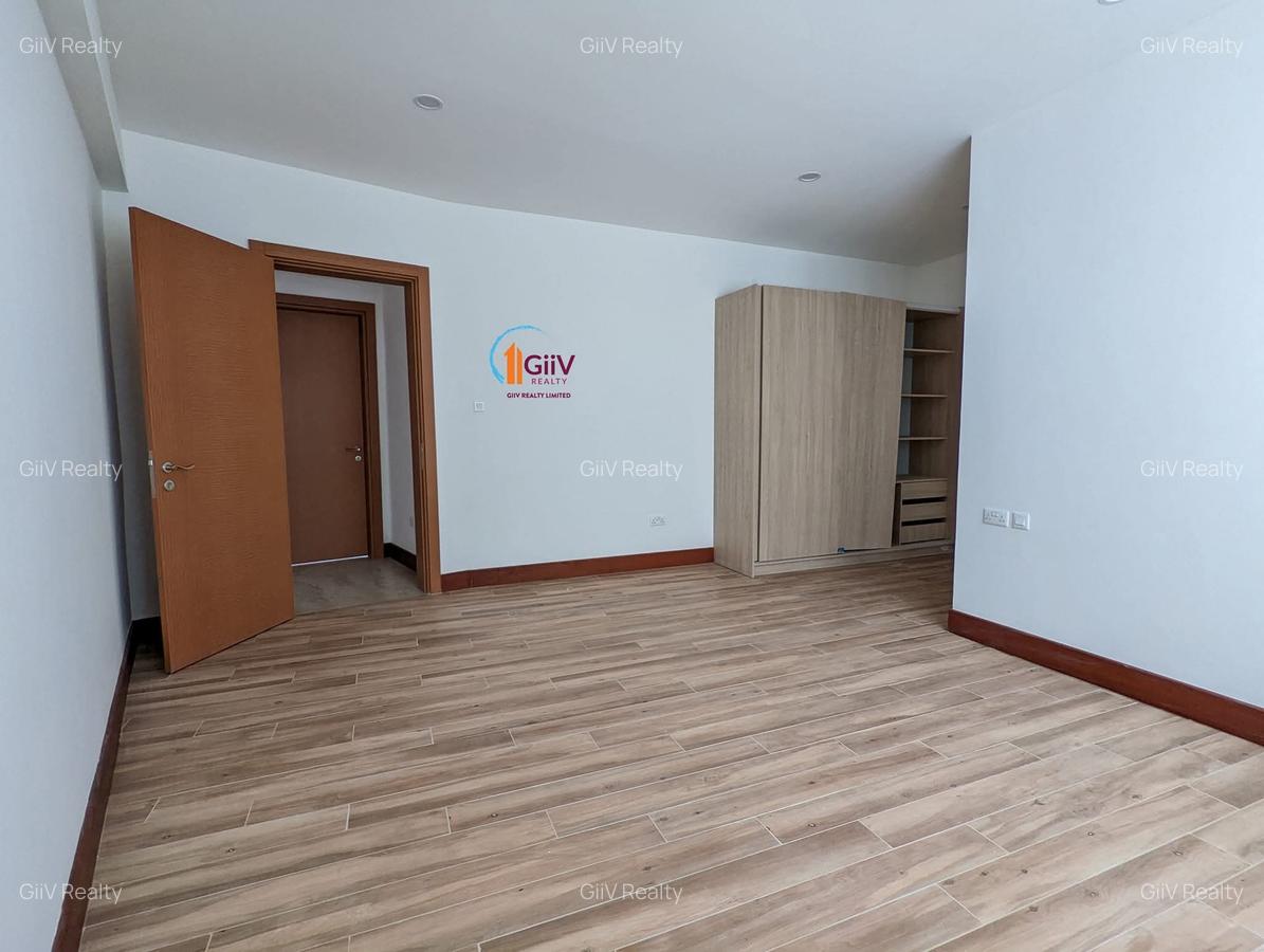 3 Bed Apartment with En Suite in Parklands - 14
