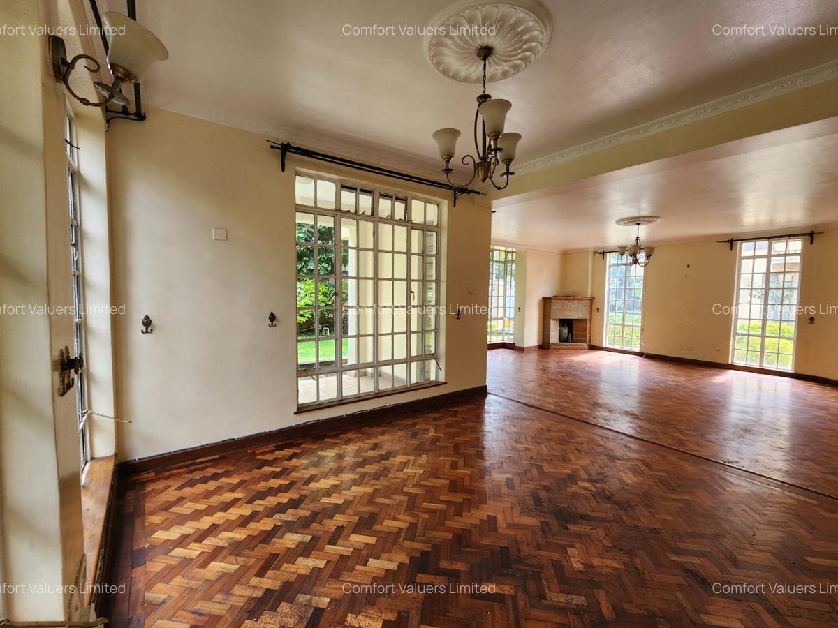 5 Bed Townhouse with En Suite at Lavington Green - 8