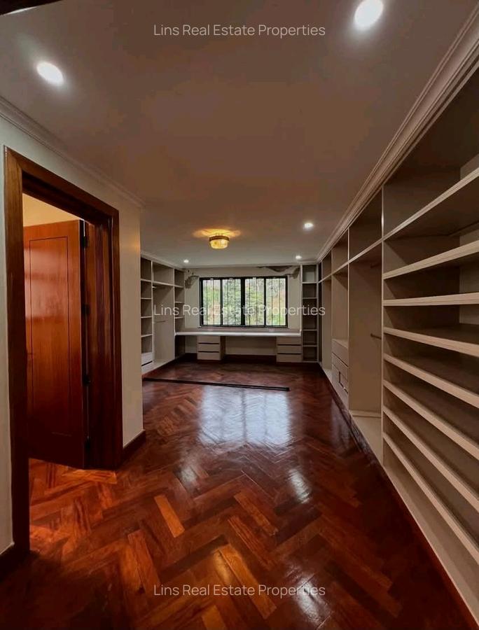 5 Bed Townhouse with En Suite in Loresho - 15