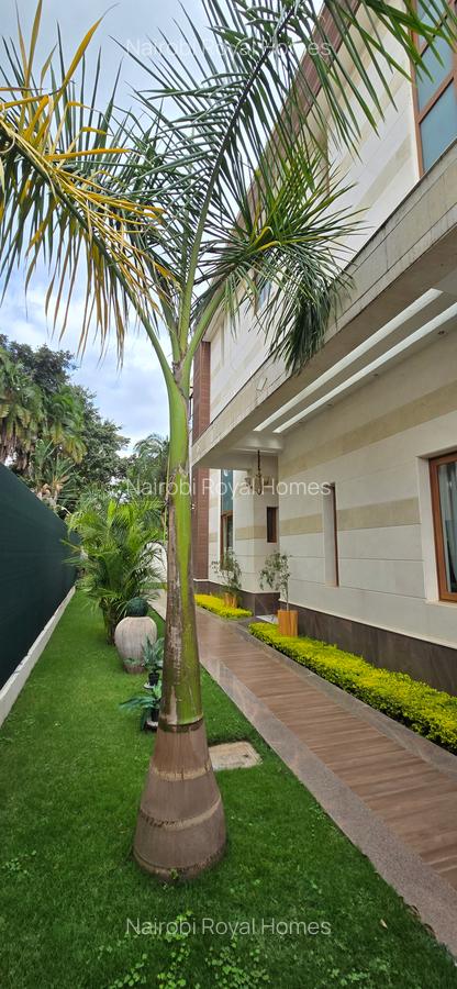 6 Bed Townhouse with En Suite at Lavington Green - 5