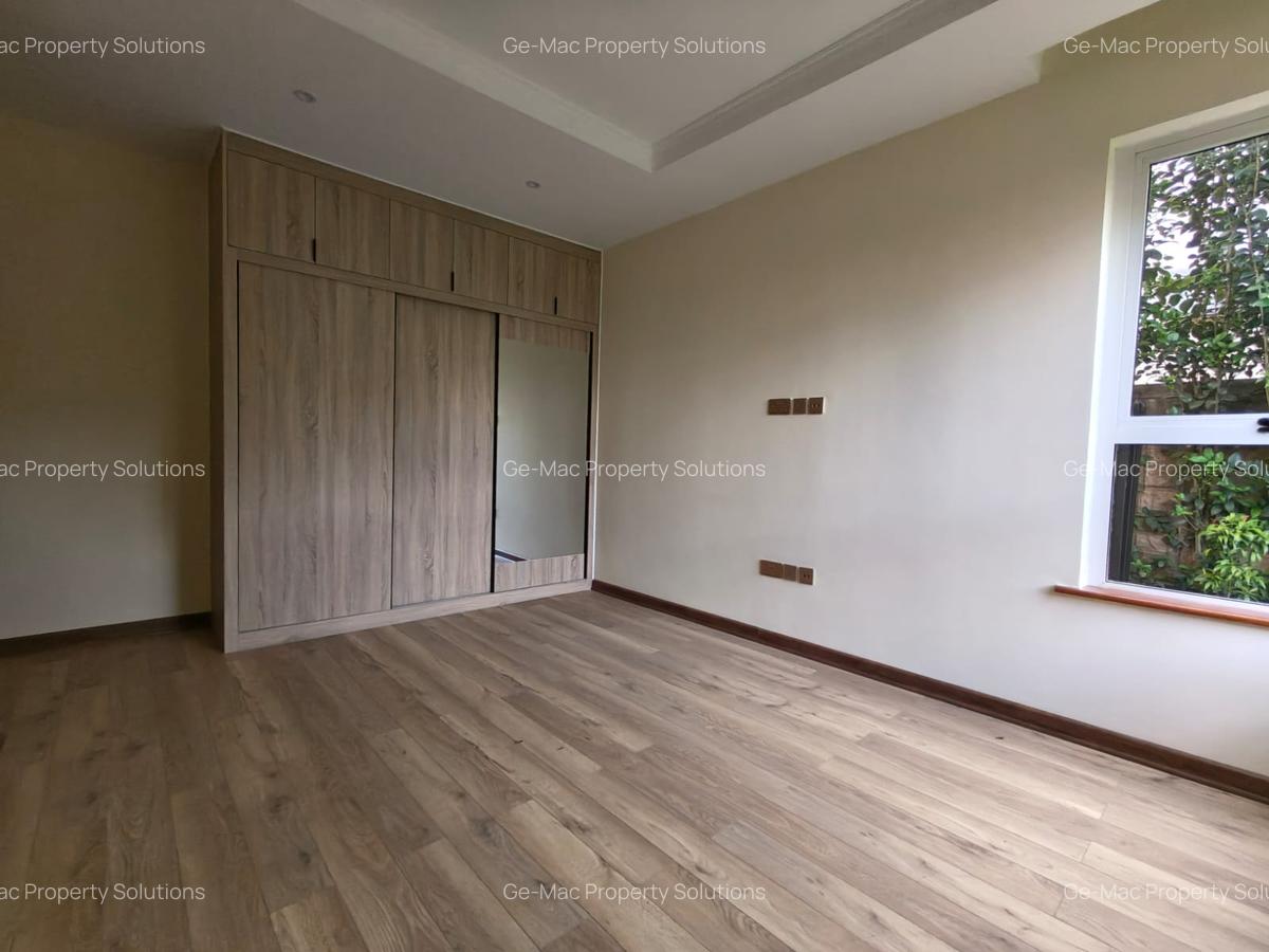 4 Bed House with En Suite in Runda - 10