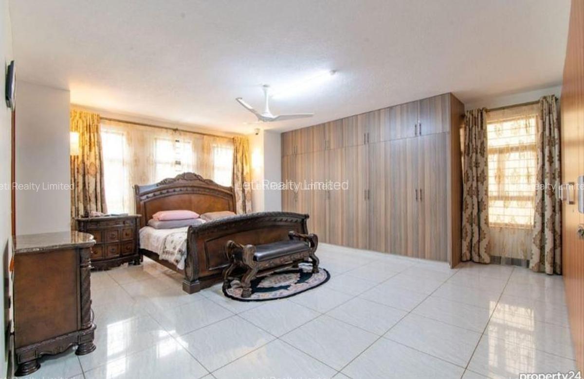 5 Bed Townhouse with En Suite in Lavington - 9