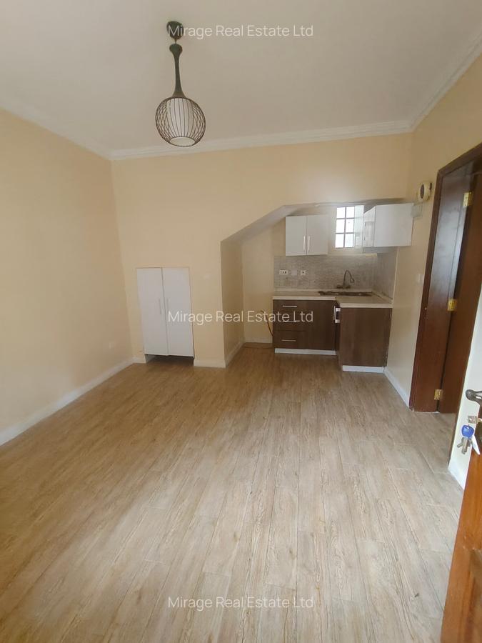 1 Bed Apartment with Swimming Pool in Kilimani - 2