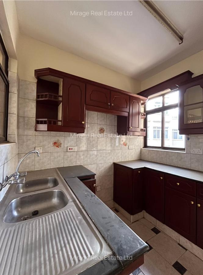 3 Bed Apartment with Gym in Brookside - 7