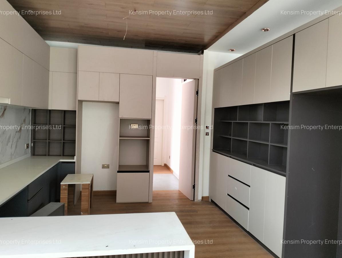 5 Bed Townhouse with En Suite in Lavington - 14