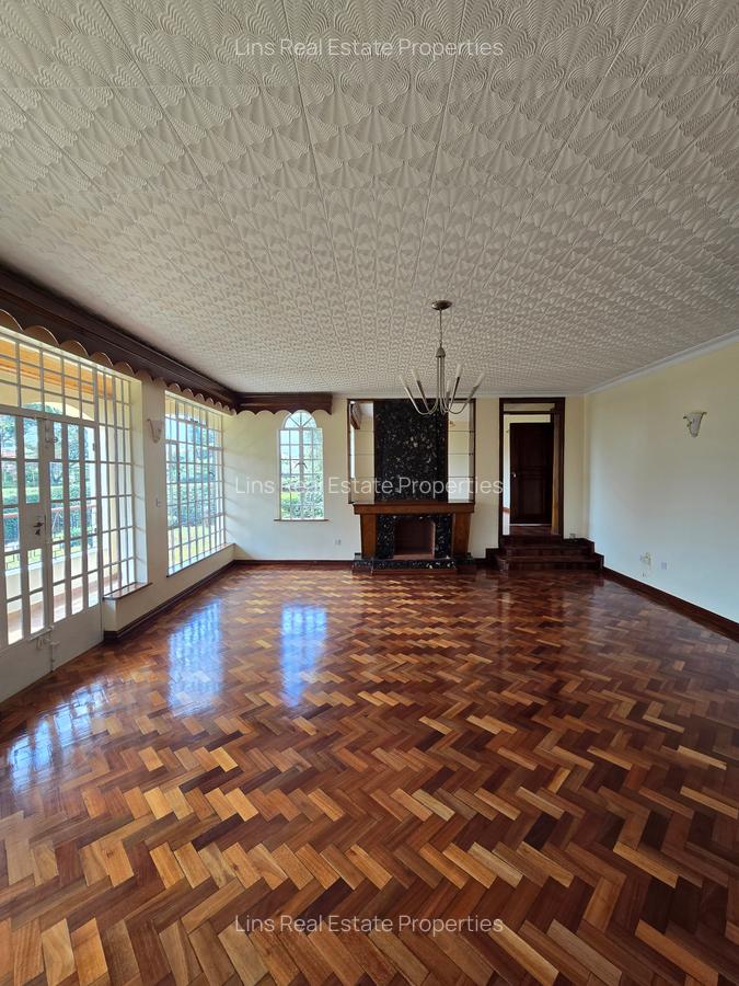 5 Bed House with En Suite in Runda - 2