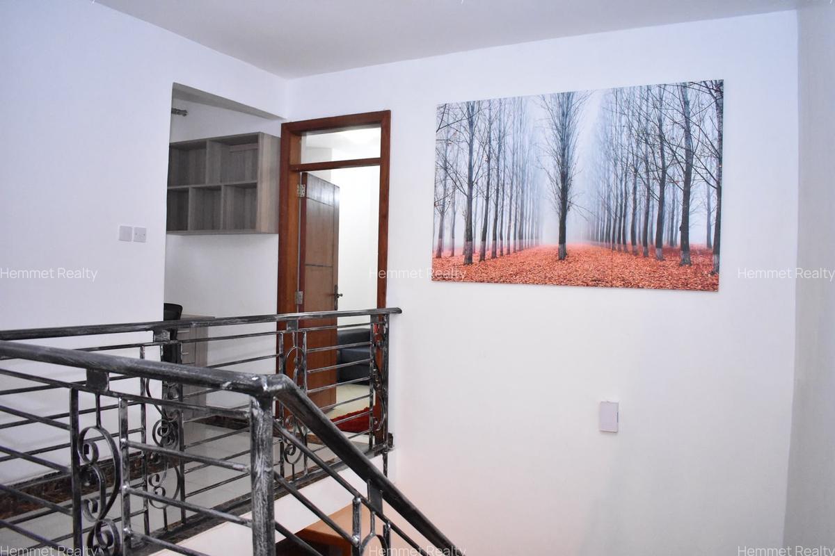 4 Bed Townhouse with En Suite in Kitisuru - 8