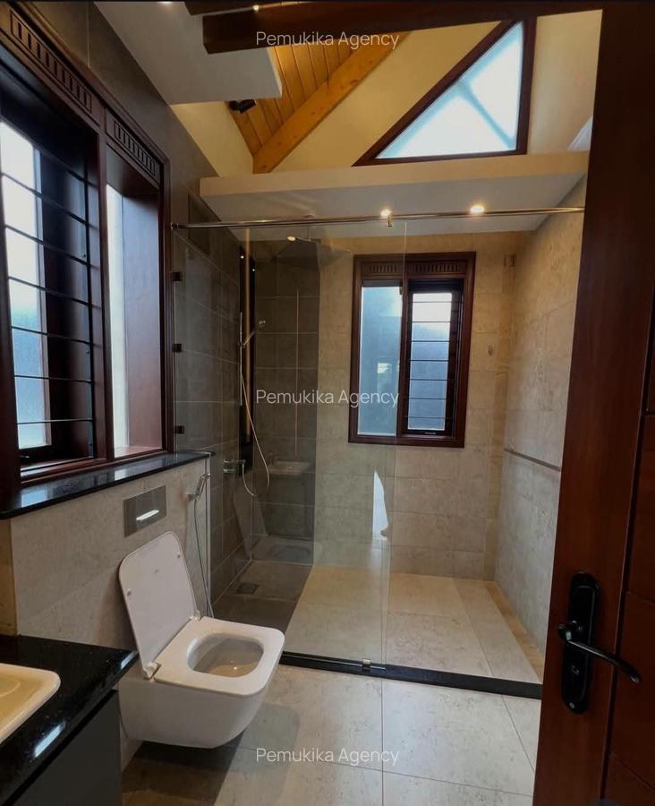 5 Bed Townhouse with En Suite in Runda - 8