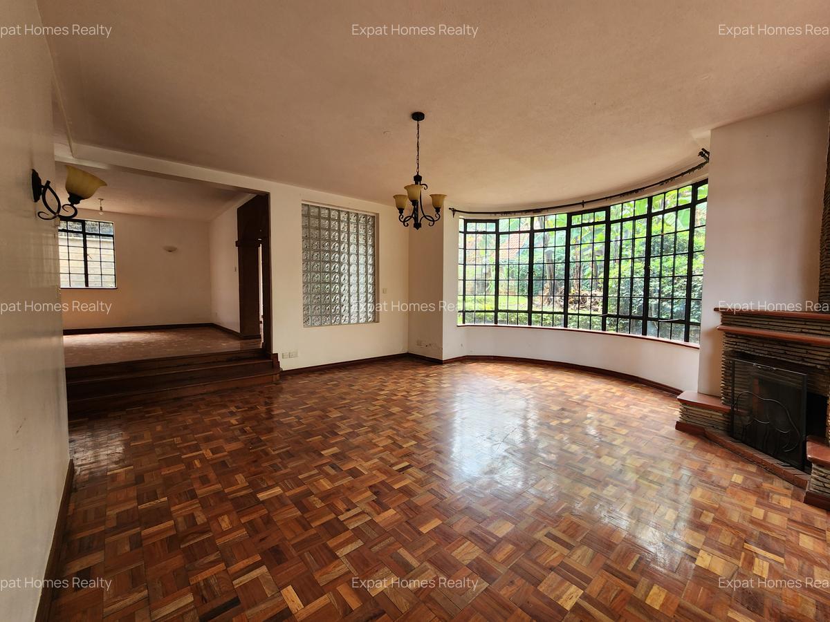 5 Bed Villa with En Suite in Lavington - 11