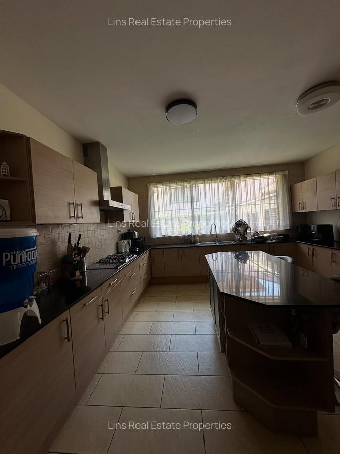 5 Bed Townhouse with En Suite in Lavington - 5