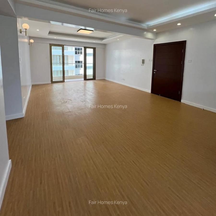 4 Bed Apartment with En Suite at Hatheru Road - 4