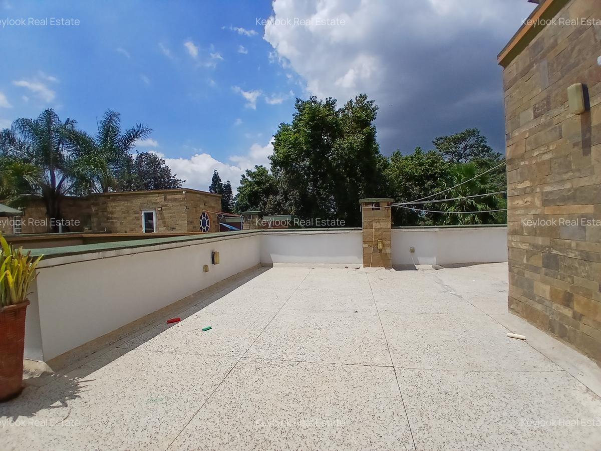 4 Bed Townhouse with En Suite at Riverside Drive - 11