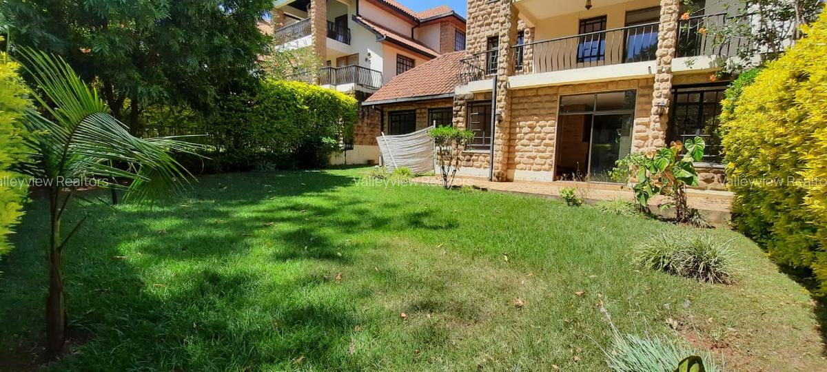 4 Bed Townhouse with En Suite at Lavington - 1