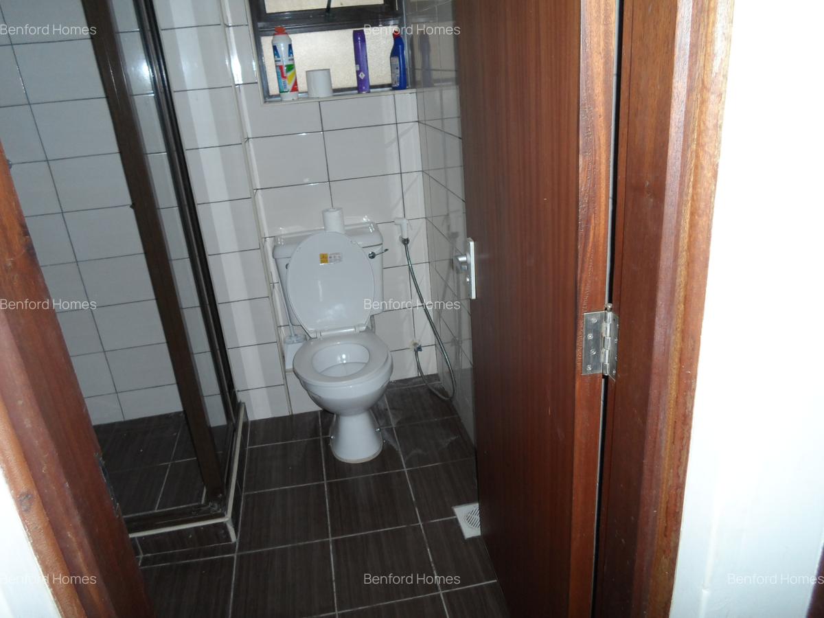 Serviced 3 Bed Apartment with En Suite at Links - 3