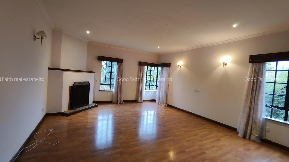 5 Bed House with En Suite in Runda - 2